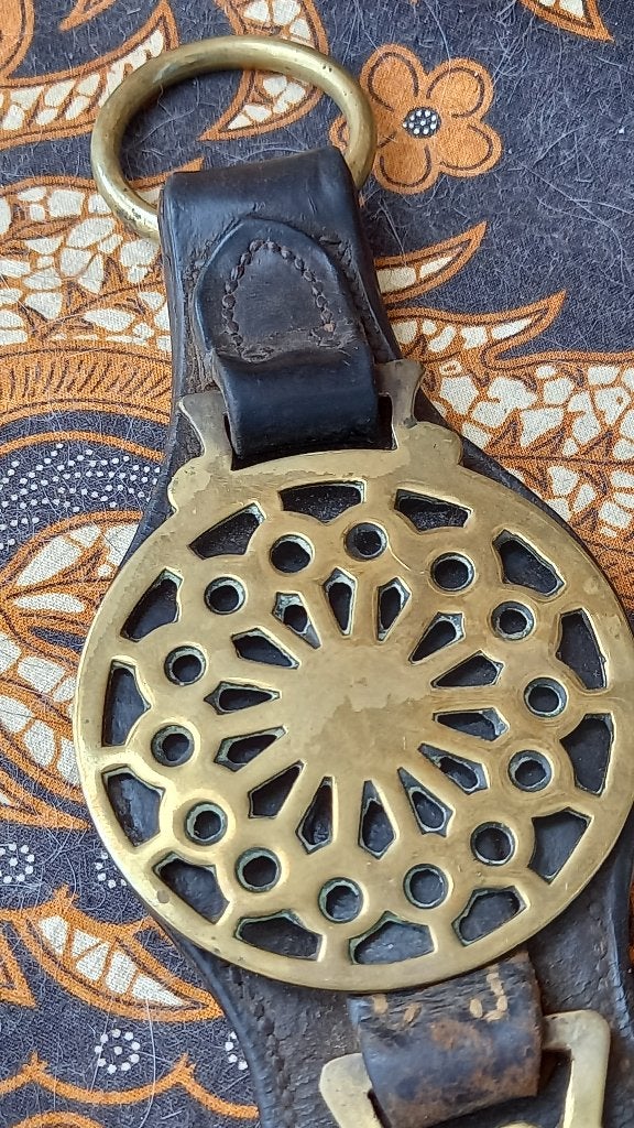 Vier antieke Engelse kleppermannetjes aan riem 95 cm. 1880., Antiek en Kunst, Antiek | Woonaccessoires, Ophalen of Verzenden
