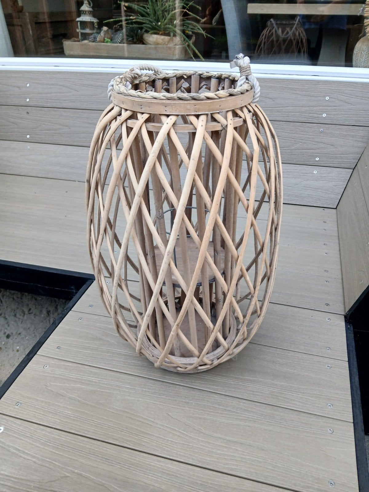Decoratief rieten windlicht met touw handvat, Gebruikt, Ophalen of Verzenden, Landelijk, Natuurlijk materiaal