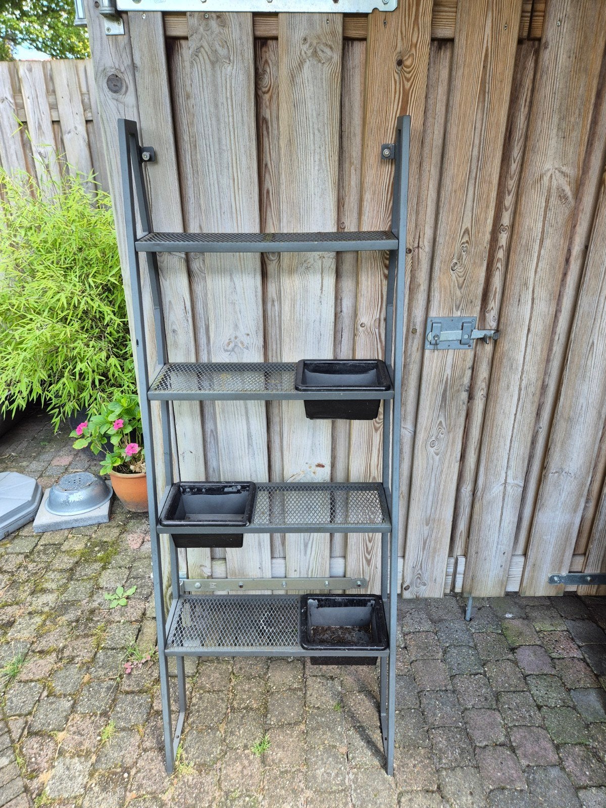 Metalen plantenrek met 4 etages en plantenbakken, Ophalen, Gebruikt, Minder dan 60 cm, Metaal