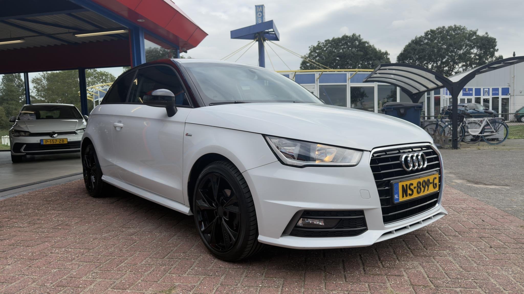Audi A1 1.0 TFSI Adrenalin S-LINE | CRUISE | NAVI| LMV, Auto's, Voorwielaandrijving, Stof, 95 pk, 4 stoelen