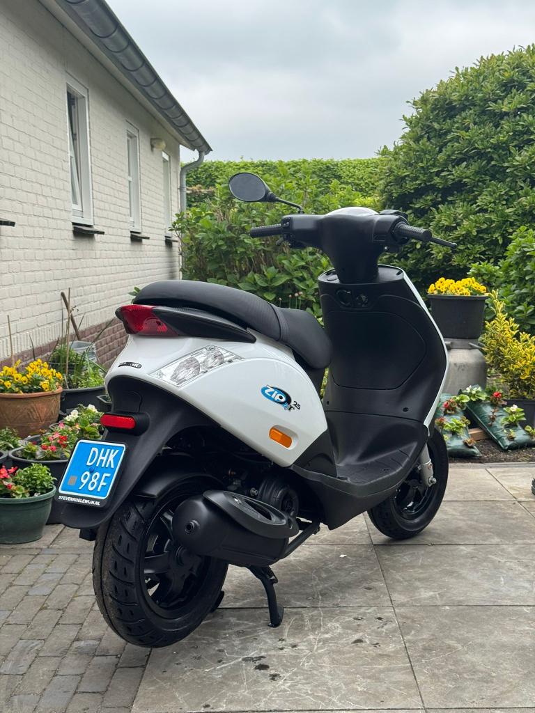 ⭐️Piaggio zip 4 takt 50cc Carburateur Nieuwstaat Uniek⭐, Fietsen en Brommers, Scooters | Piaggio, Niet ingevuld, Niet ingevuld