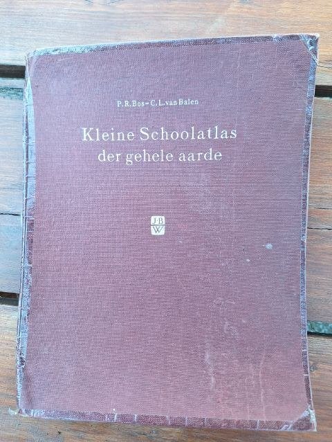 Kleine Schoolatlas der gehele aarde, Boeken, 1800 tot 2000, Wereld, Ophalen, Gelezen