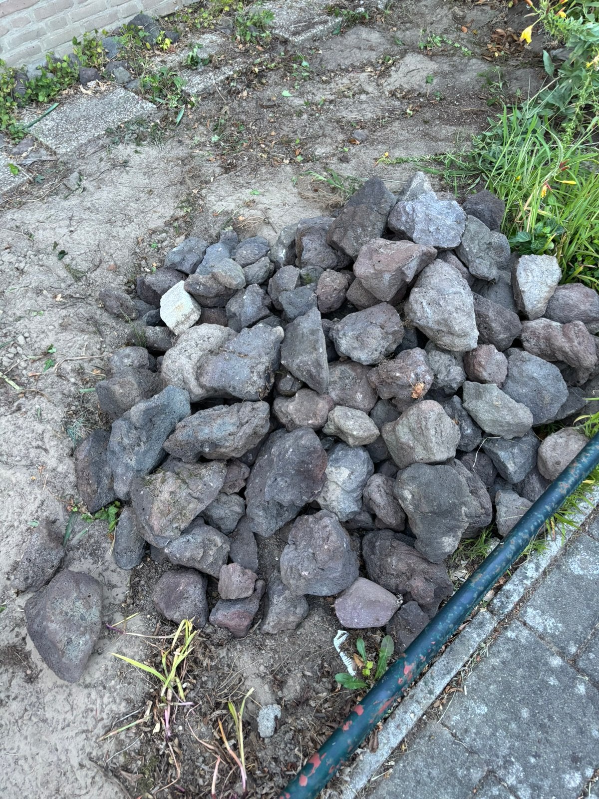 Gratis ophalen: keien/stenen, Tuin en Terras, Ophalen, Zo goed als nieuw, Antraciet, Kei