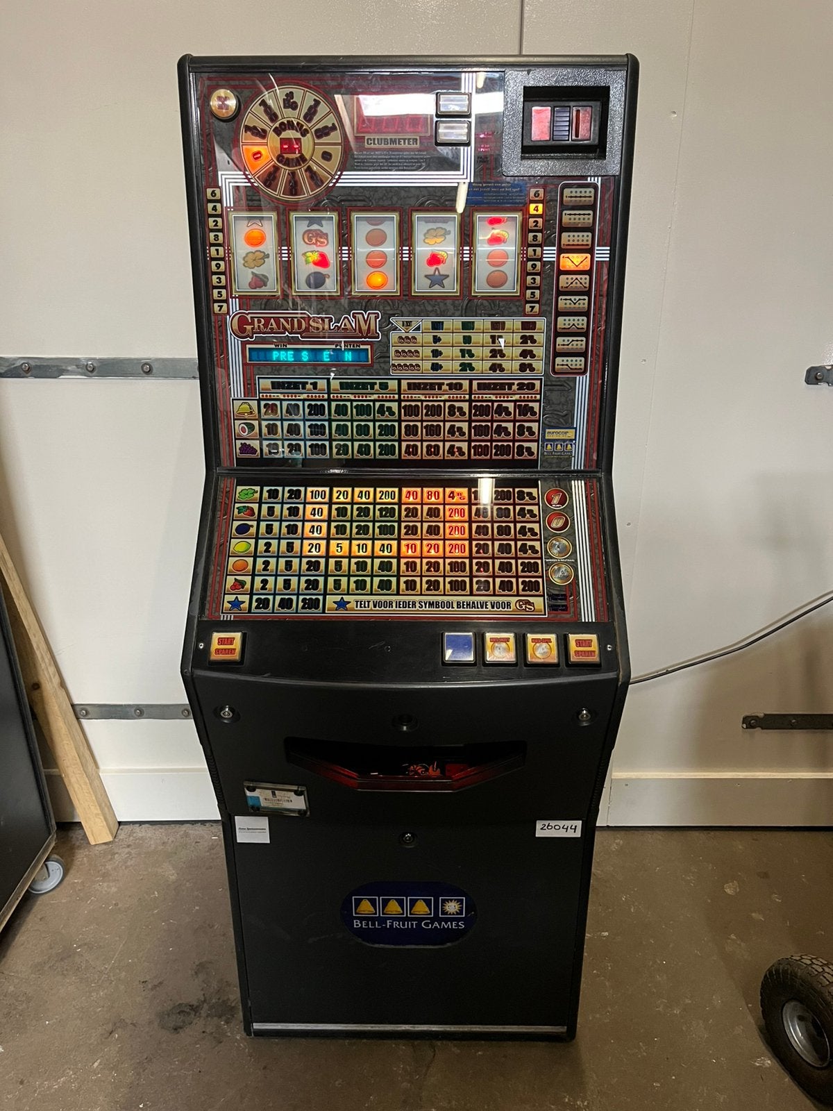 Te koop Grand slam, Met sleutels, Gebruikt, Eismaspeelautomaten, Grote dijlakker 34