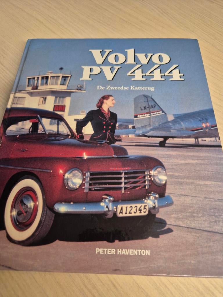 Dik Nederl gebonden hardcover Volvo PV444 PV544 Duett P1900, Ophalen of Verzenden, Zo goed als nieuw, Volvo