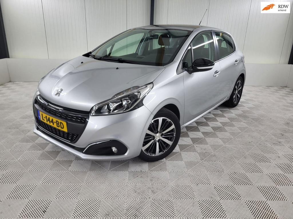 Peugeot 208 1.2 PureTech Camera, Panodak, App-connect, Stoel, Voorwielaandrijving, Stof, 1199 cc, 82 pk