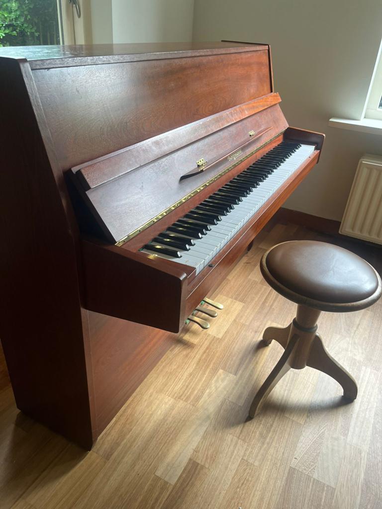 Borgmann akoestische piano met kruk - ophalen in Laren, Ophalen, Gebruikt, Bruin, Piano
