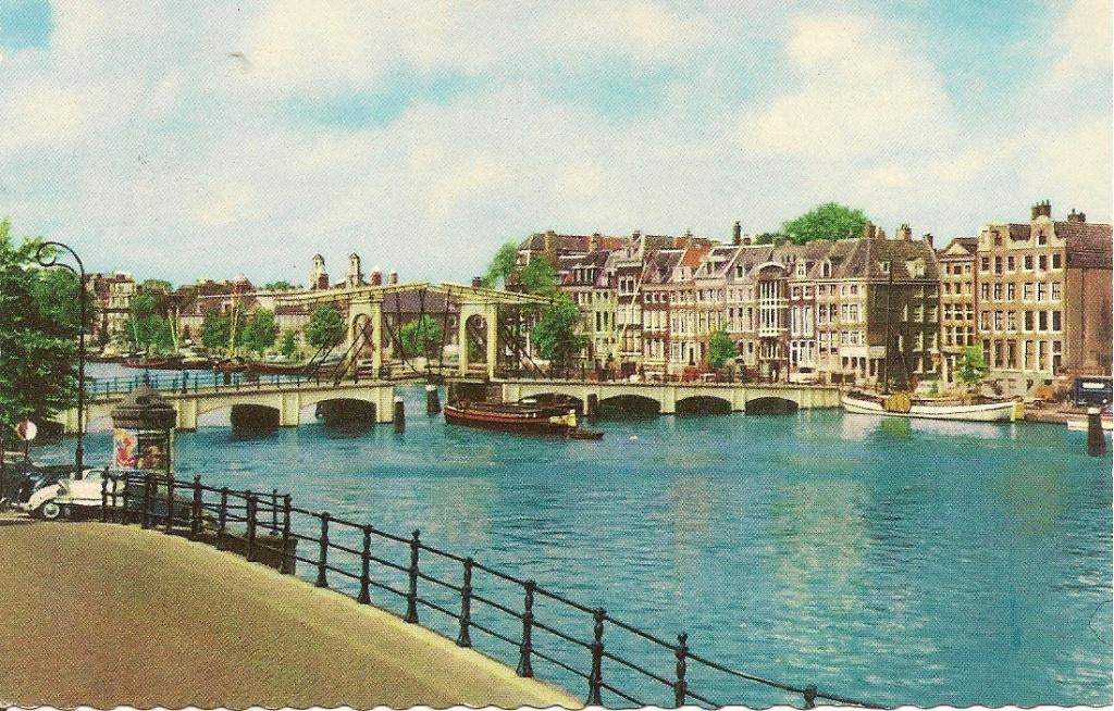Amsterdam Amstel met Magere brug., Ophalen of Verzenden, 1960 tot 1980, Ongelopen, Noord-Holland
