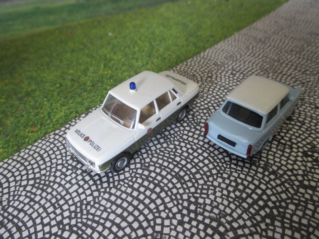 1985 Wartburg 353 - Herpa VOLKSPOLIZEI DDR, Ophalen of Verzenden, Zo goed als nieuw, Auto, Herpa