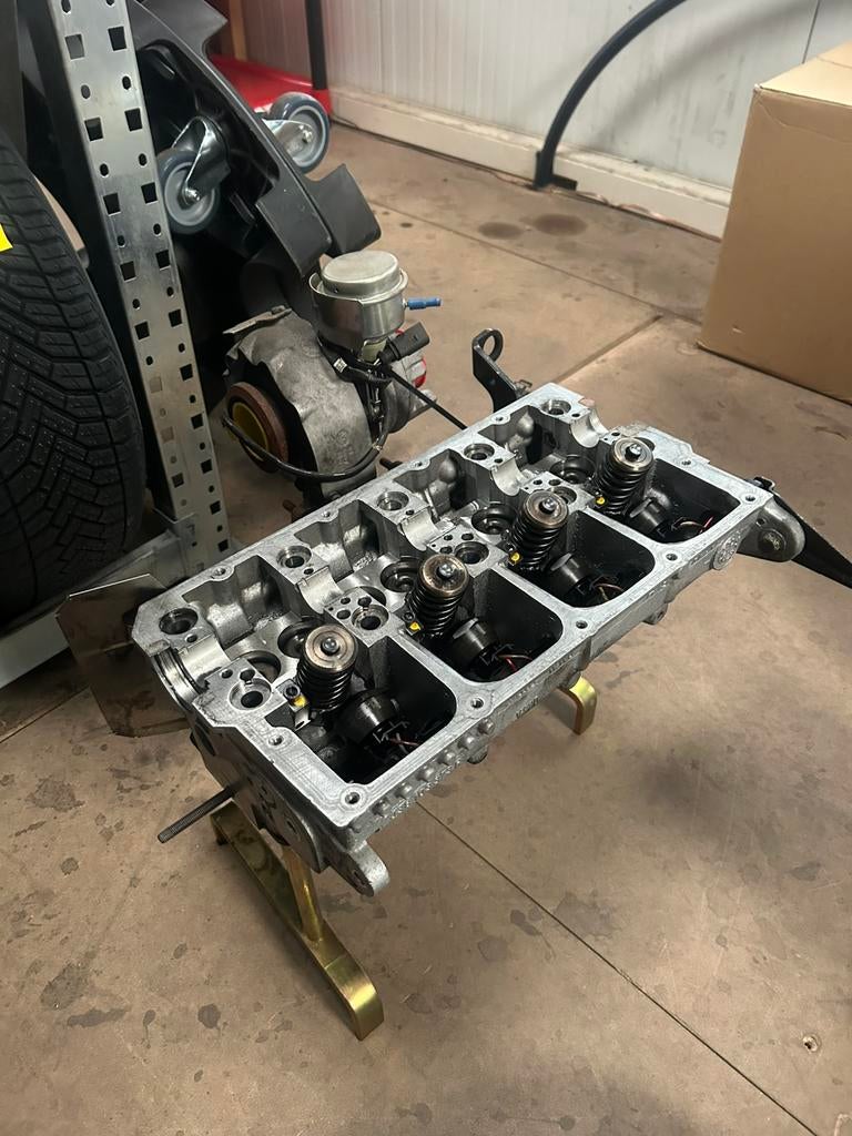 1.9tdi BLS cilinderkop en turbo, Auto-onderdelen, Motor en Toebehoren, Ophalen, Nieuw, Audi