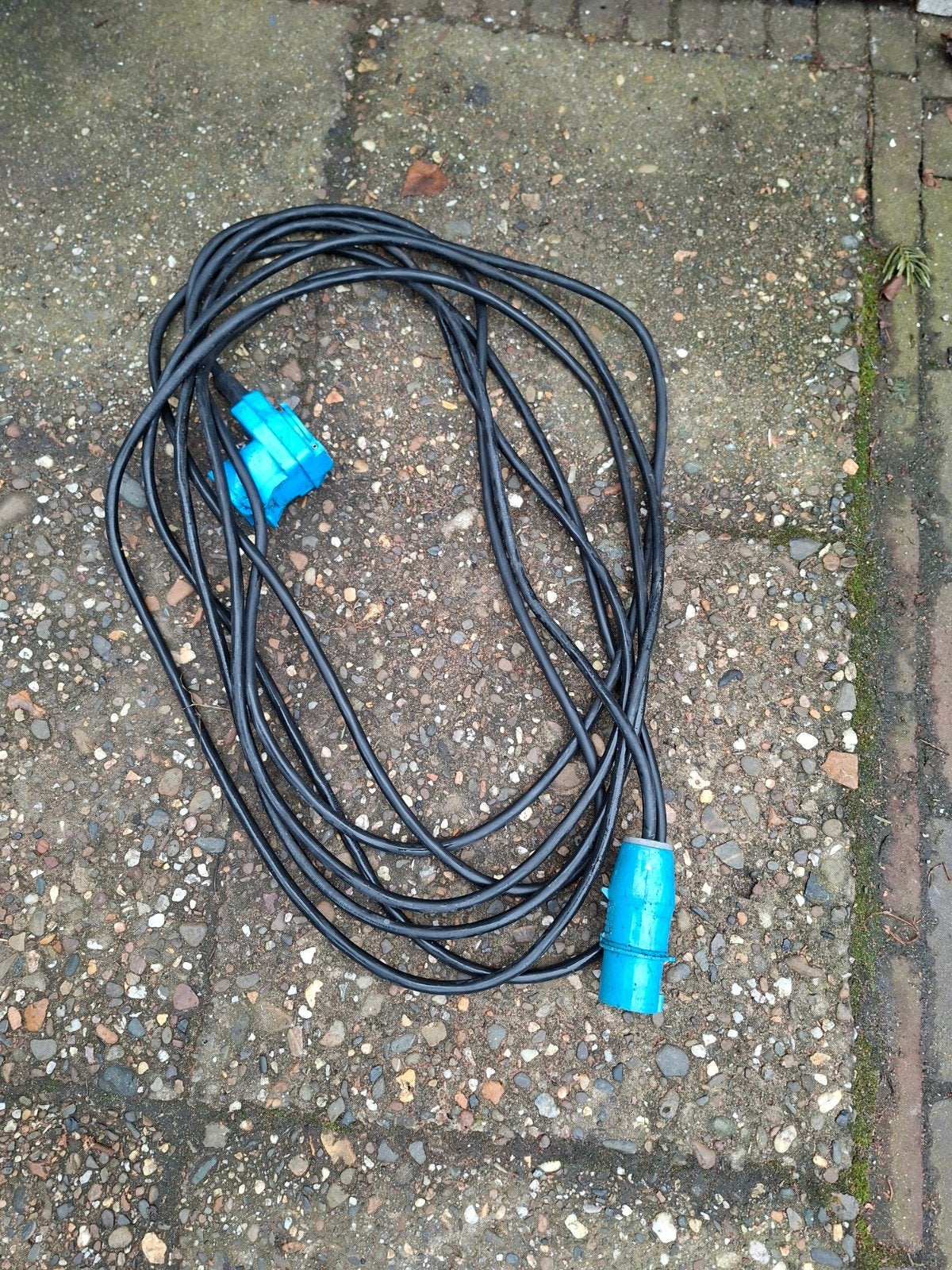 Rubberen campingkabel 11meter + CEE stekker, Ophalen of Verzenden