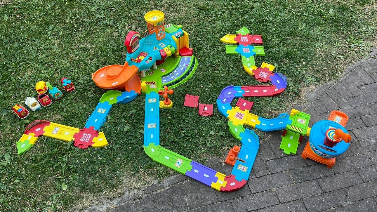 Grote set Vtech Toet Toet - parkeergarage, weg etc, Ophalen, Gebruikt, 2 tot 4 jaar