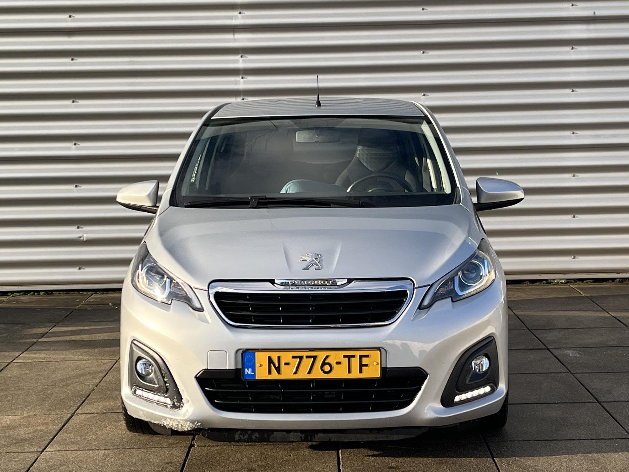 Peugeot 108 1.0 e-VTi Active | Airco | Bluetooth | Lage KM S, Voorwielaandrijving, Stof, Gebruikt, Euro 6