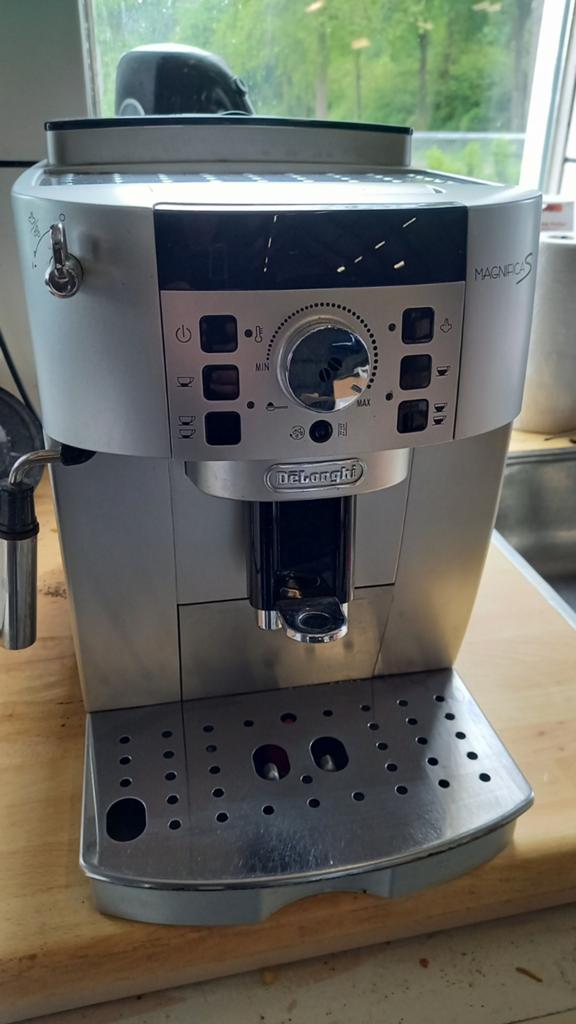 Koffiemachine Delonghi Magnifica S, Ophalen of Verzenden, Koffiemachine, Koffiebonen