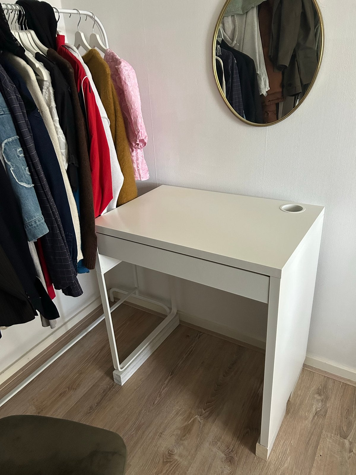 IKEA Micke Bureau Wit, Huis en Inrichting, Ophalen, Met lades, Spaanplaat of MDF, Zo goed als nieuw