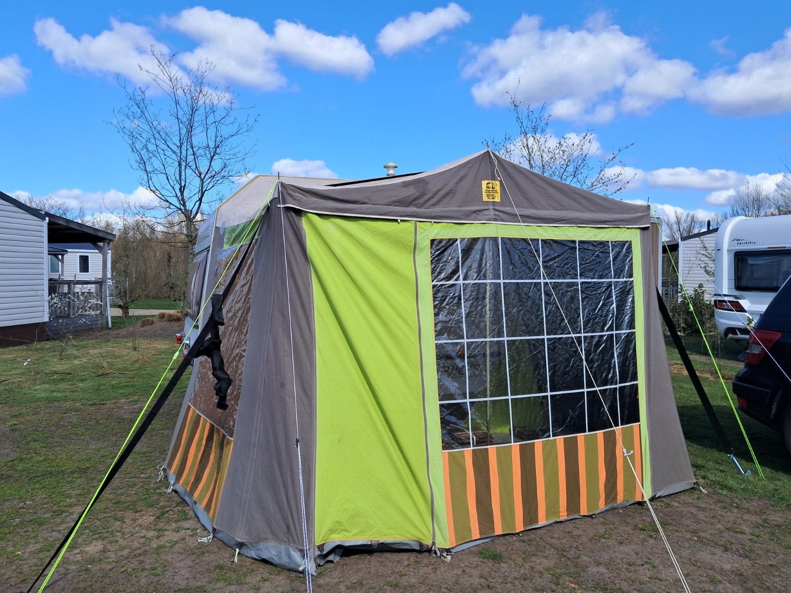 Gerenoveerde klassieke chateau grand prix 314 caravan, Chateau, Voortentlamp, Treinzit, Dwarsbed