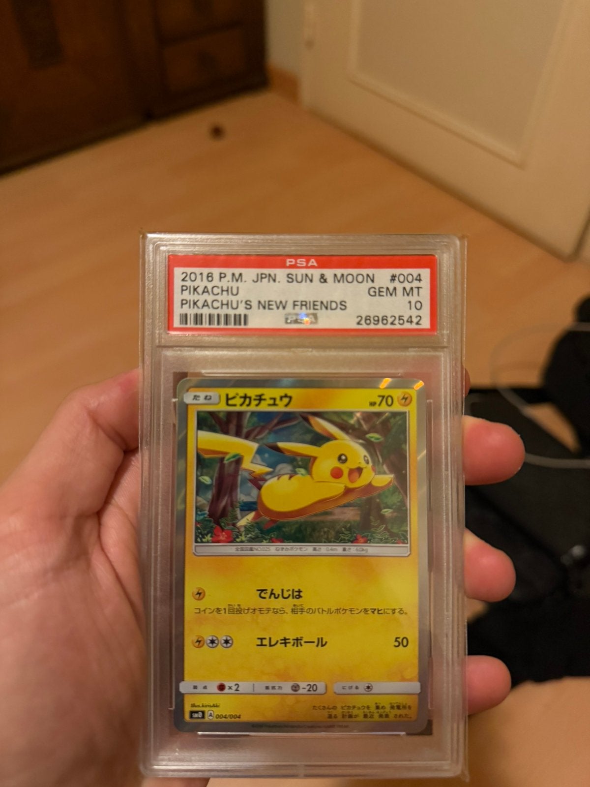 Pikachu 004 psa 10, Ophalen of Verzenden, Zo goed als nieuw