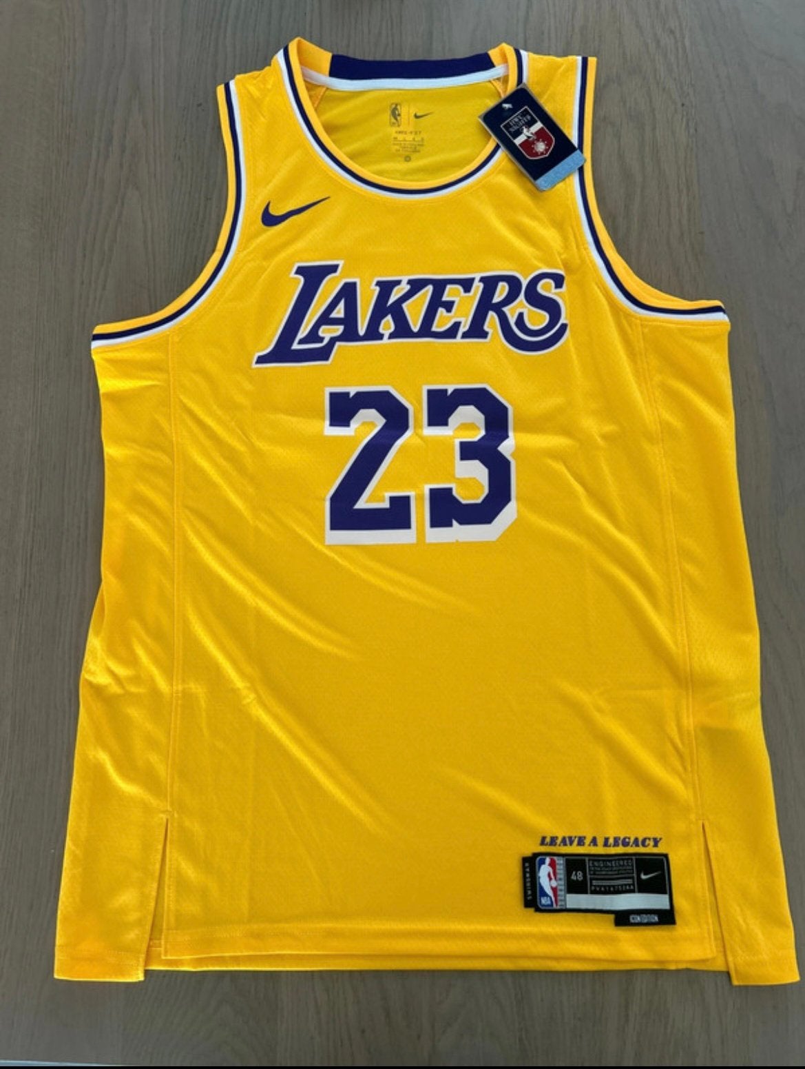 LeBron James Los Angeles Lakers Shirt – Maat L – Nieuw, Ophalen of Verzenden, Nieuw, Kleding
