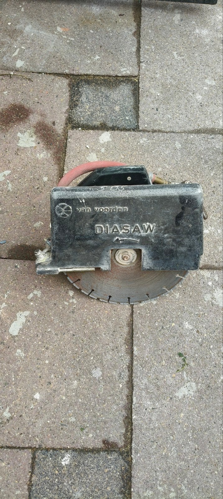 muur zaag, Ophalen