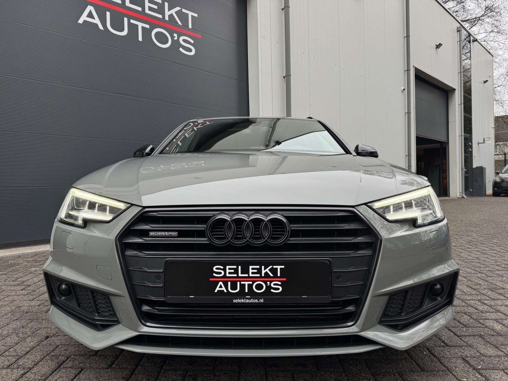 Audi A4 Avant 2.0 TFSI MHEV Quattro Sport S line Black Editi, Automaat, 15 km/l, Gebruikt, Euro 6