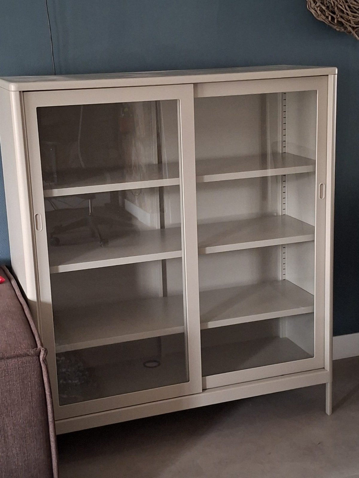 Mooie vitrinekast ikea, Ophalen, Zo goed als nieuw, 25 tot 50 cm, 100 tot 150 cm