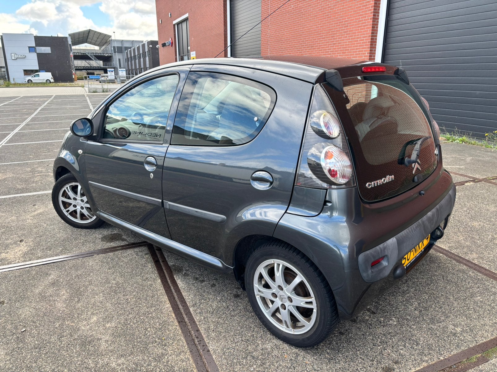 Citroën C1 1.0 5-DRS 2010 Grijs, Voorwielaandrijving, 4 stoelen, C1, 68 pk