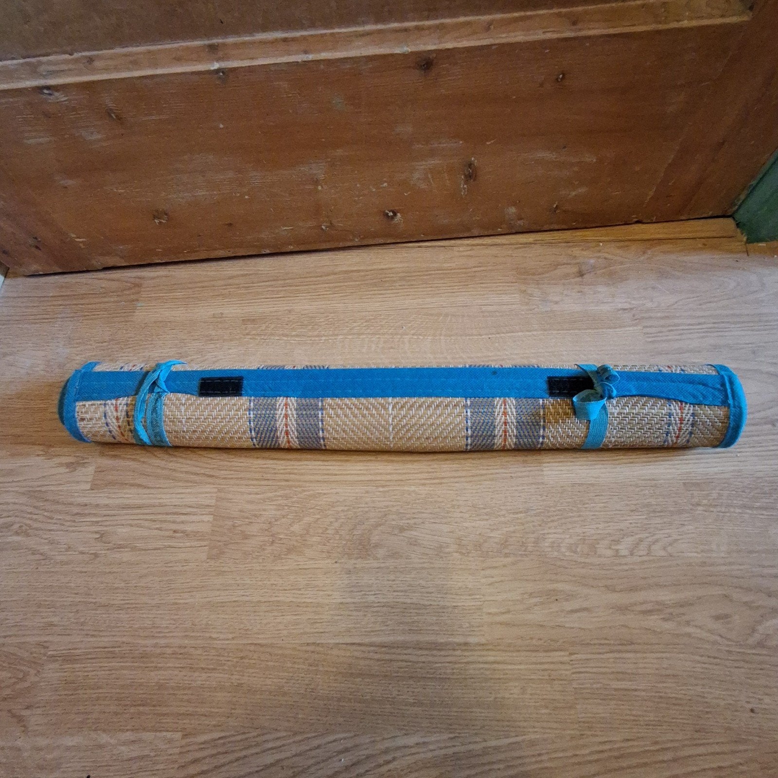 Rieten strandmat oprolbaar, Ophalen