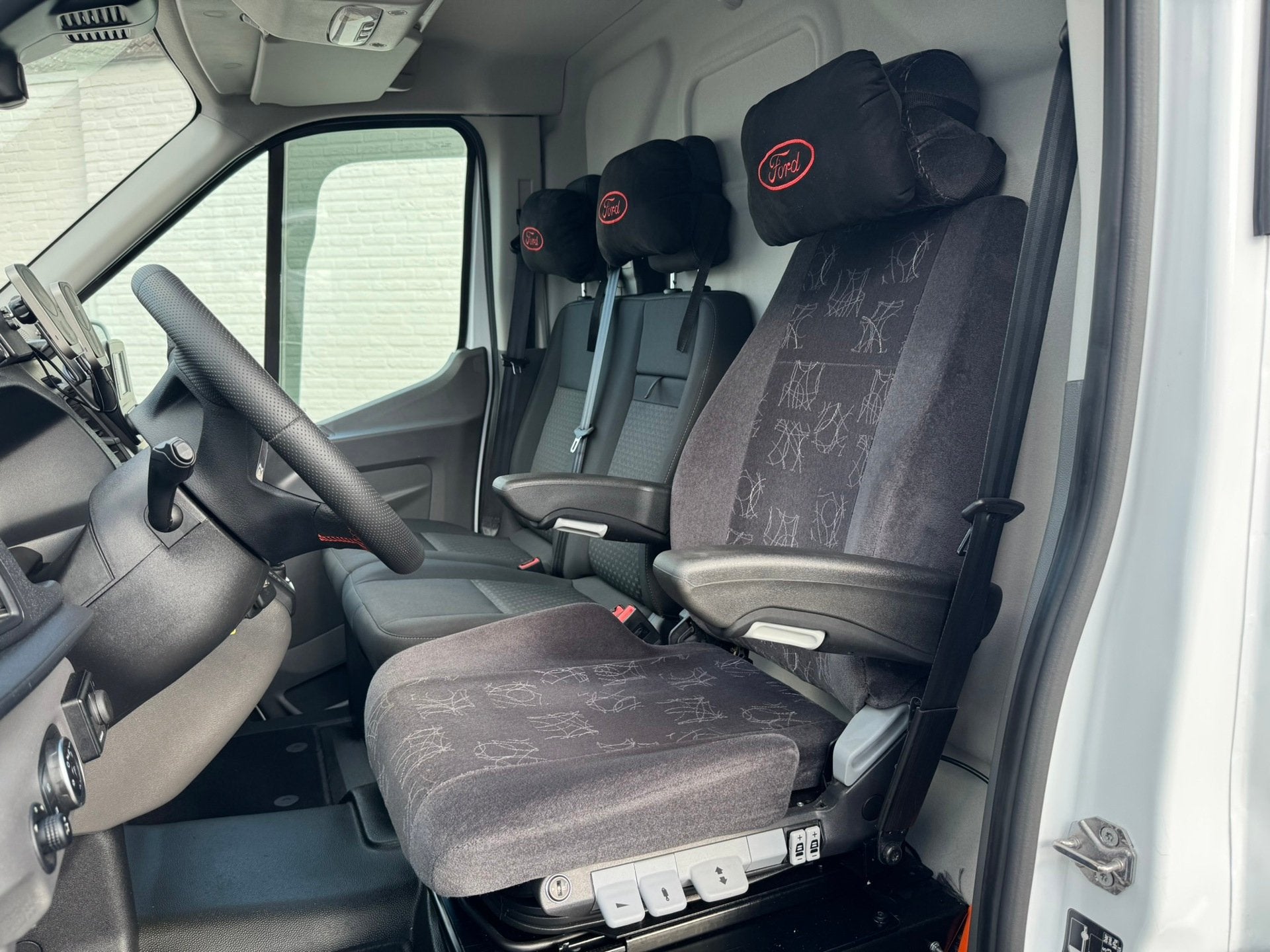 Ford TRANSIT 350 2.0 TDCI L3H2 Automaat Trekhaak Webasto Cha, Auto's, Stof, 4 cilinders, Verwarmde buitenspiegels, Wit