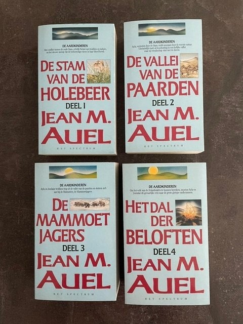 De Stam van de Holebeer, Boek Jean M. Auel Deel 1, 2, 3, 4., Boeken, Jean M. Auel, Nieuw, Ophalen of Verzenden, Amerika