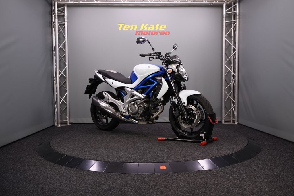 Suzuki SFV 650 Gladius, Handvatverwarming, Bedrijf, Meer dan 35 kW, 645 cc