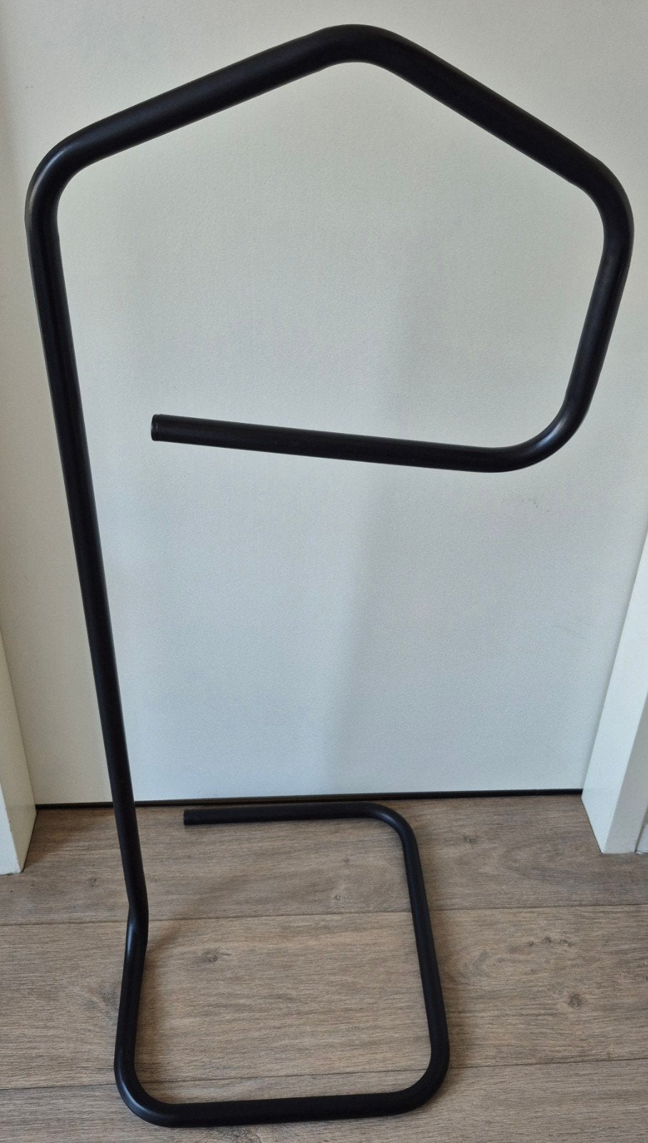 Ikea vintage dressboy niels gammelgaard, Kleding | Dames, Kledingrekken, Ophalen