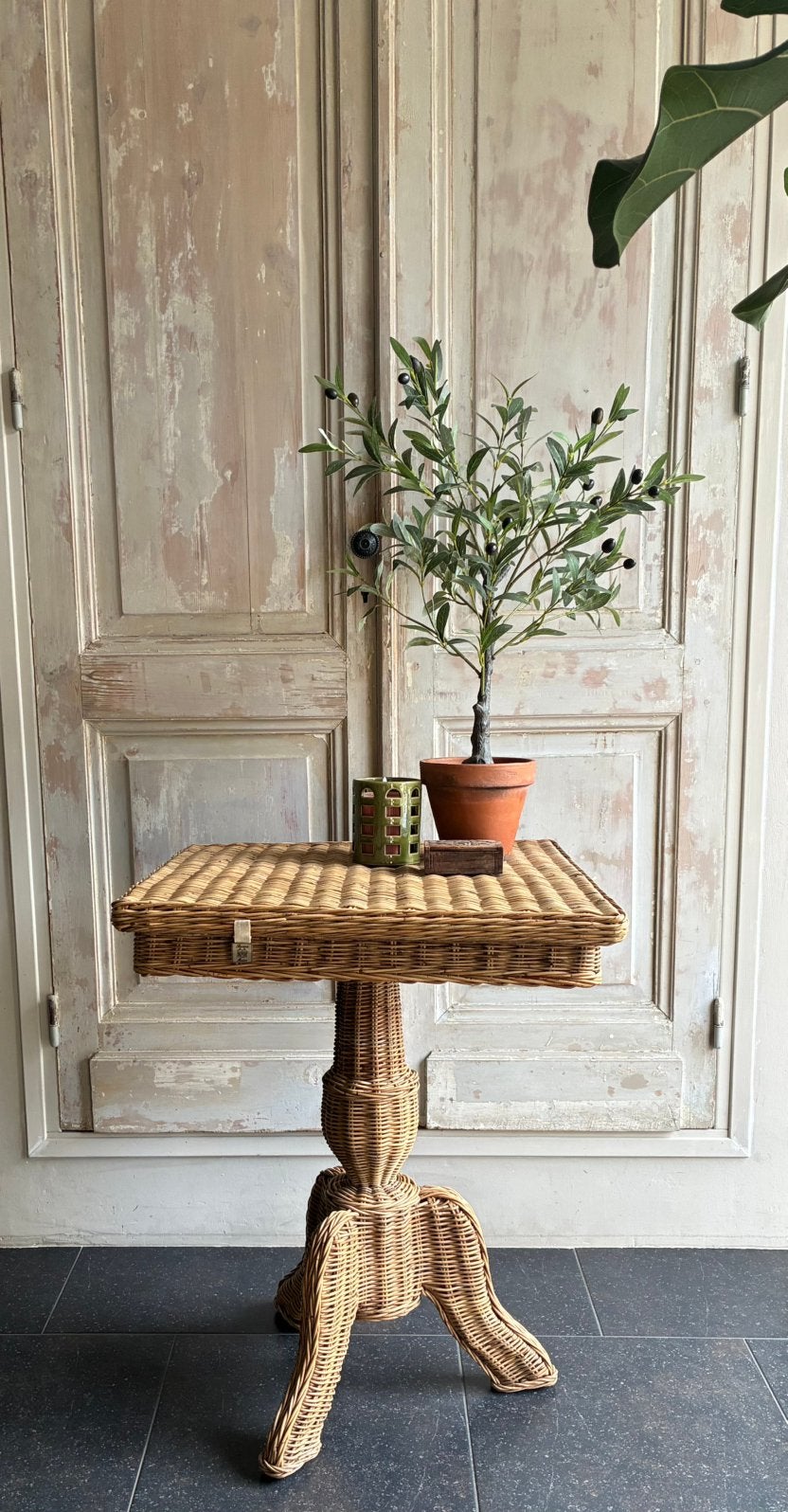 Super mooie Rivièra Maison Bijzettafel / Bistrotafel, Minder dan 55 cm, Rond, Zo goed als nieuw, Ophalen