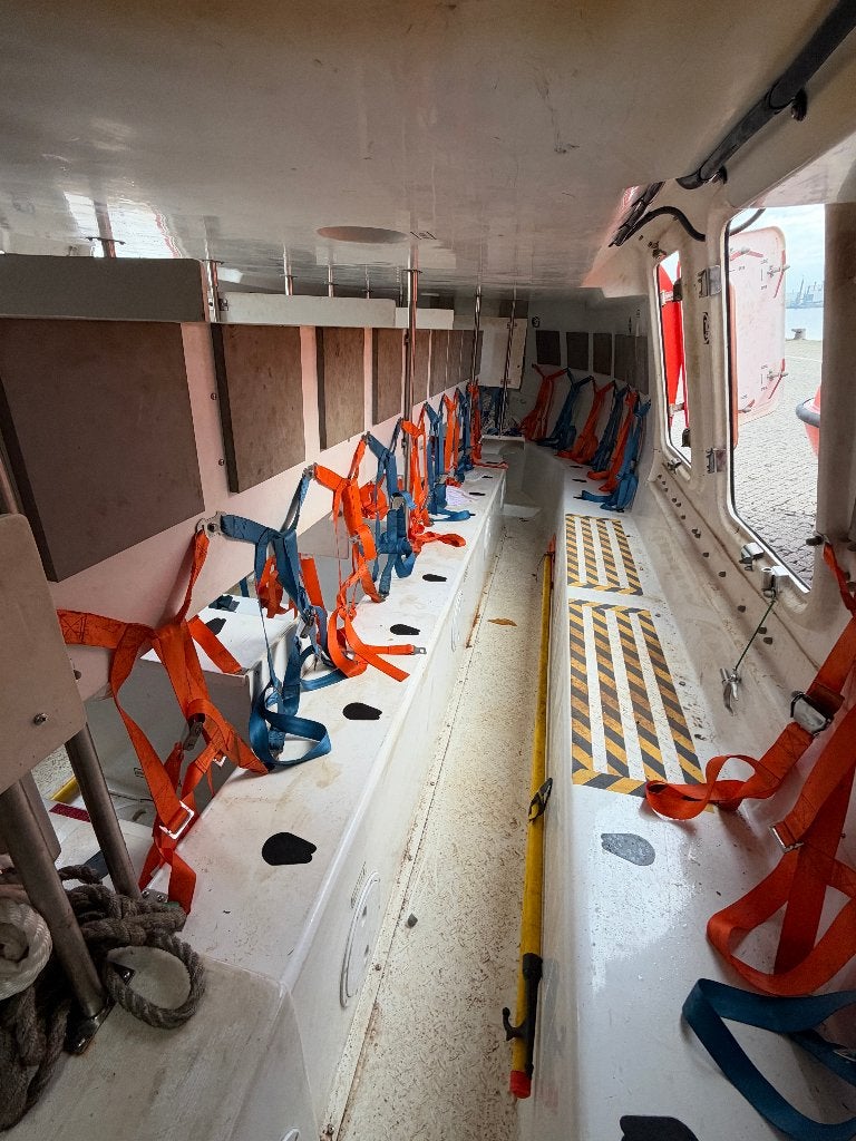 Foto 9 van 8 stuks reddingssloepen 7,x2,8 en 8,5x3 mtr incl dieselmotor