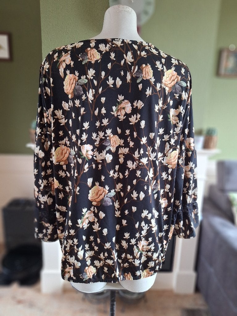 K-design top 3XL XXXL met prachtige halslijn, K-design, Verzenden, Zwart, Maat 46/48 (XL) of groter