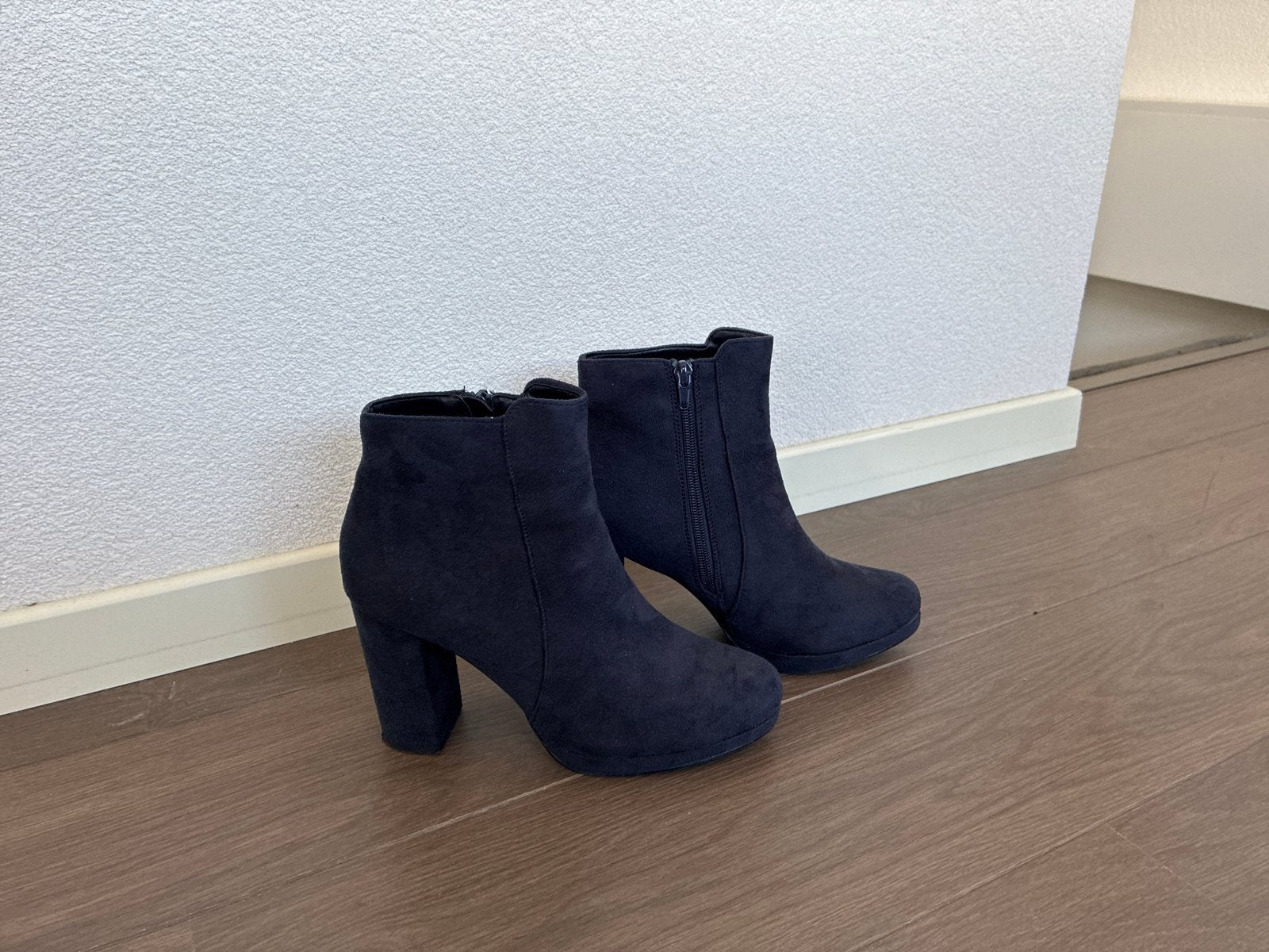 Donkerblauwe korte laarsjes - Maat 39, Ophalen of Verzenden, Zo goed als nieuw, Blauw, Lage of Enkellaarzen