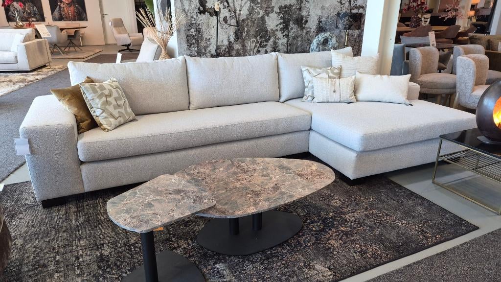 Bank Kelton - 347 x  165 cm. - Bocx Interiors, Huis en Inrichting, Banken | Bankstellen, Nieuw, Hoekbank, Vierpersoons of meer