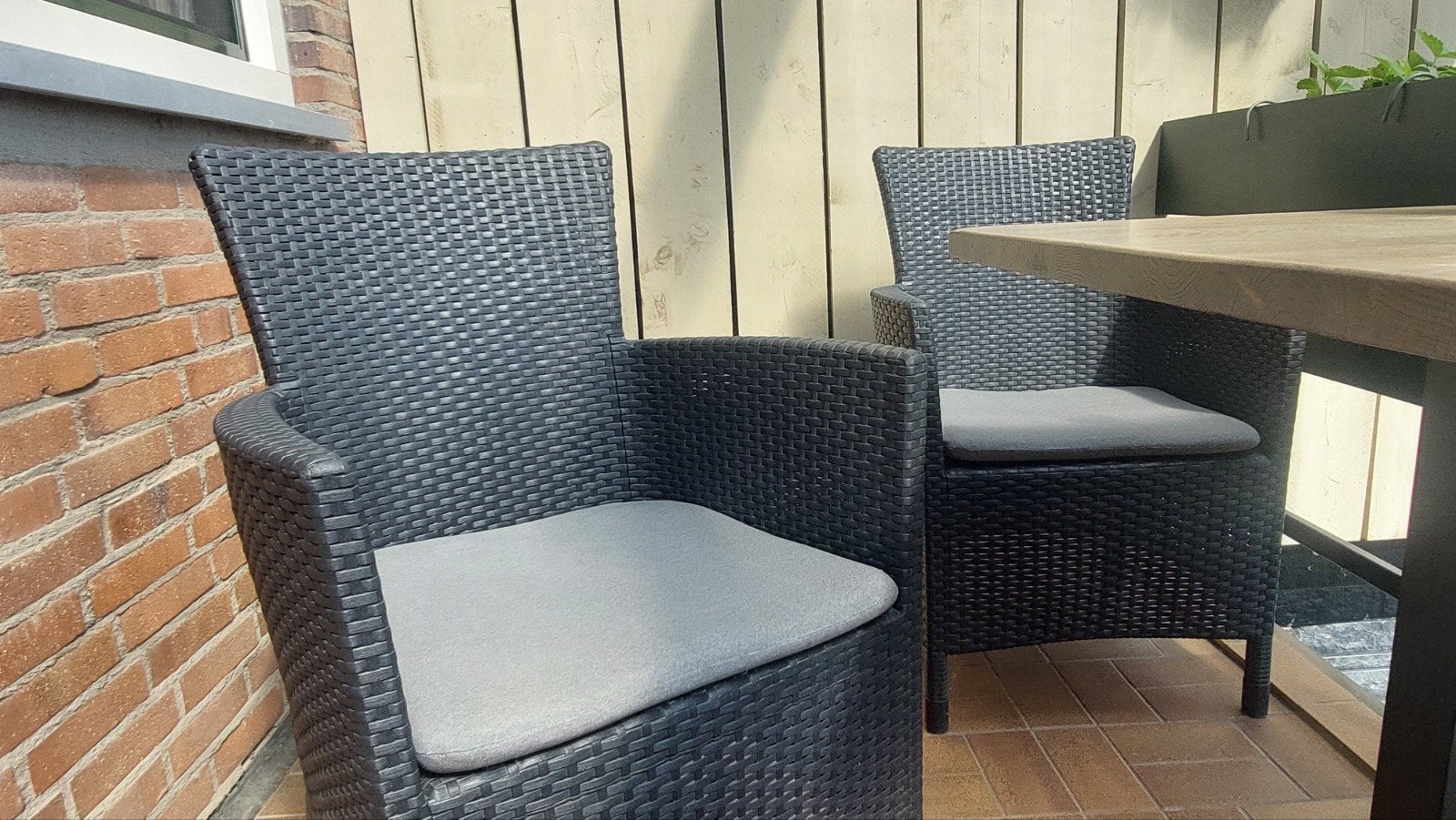 1 donkergrijze tuinstoel met kussen, wicker, Tuin en Terras, Tuinstoelen, Ophalen, Gebruikt, Wicker