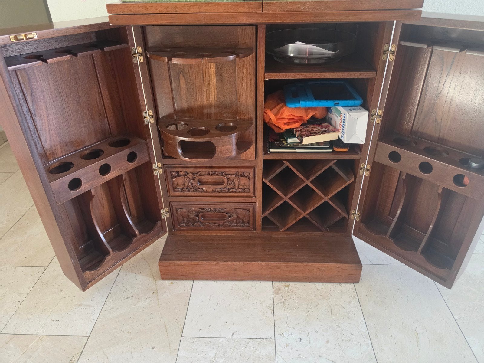 Unieke houten barmeubel met olifanten snijwerk, Huis en Inrichting, Ophalen, Nieuw