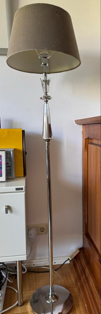 Elegante Staande Lamp met Stoffen Kap en Kristallen Details, Ophalen, Zo goed als nieuw, Metaal, 150 tot 200 cm