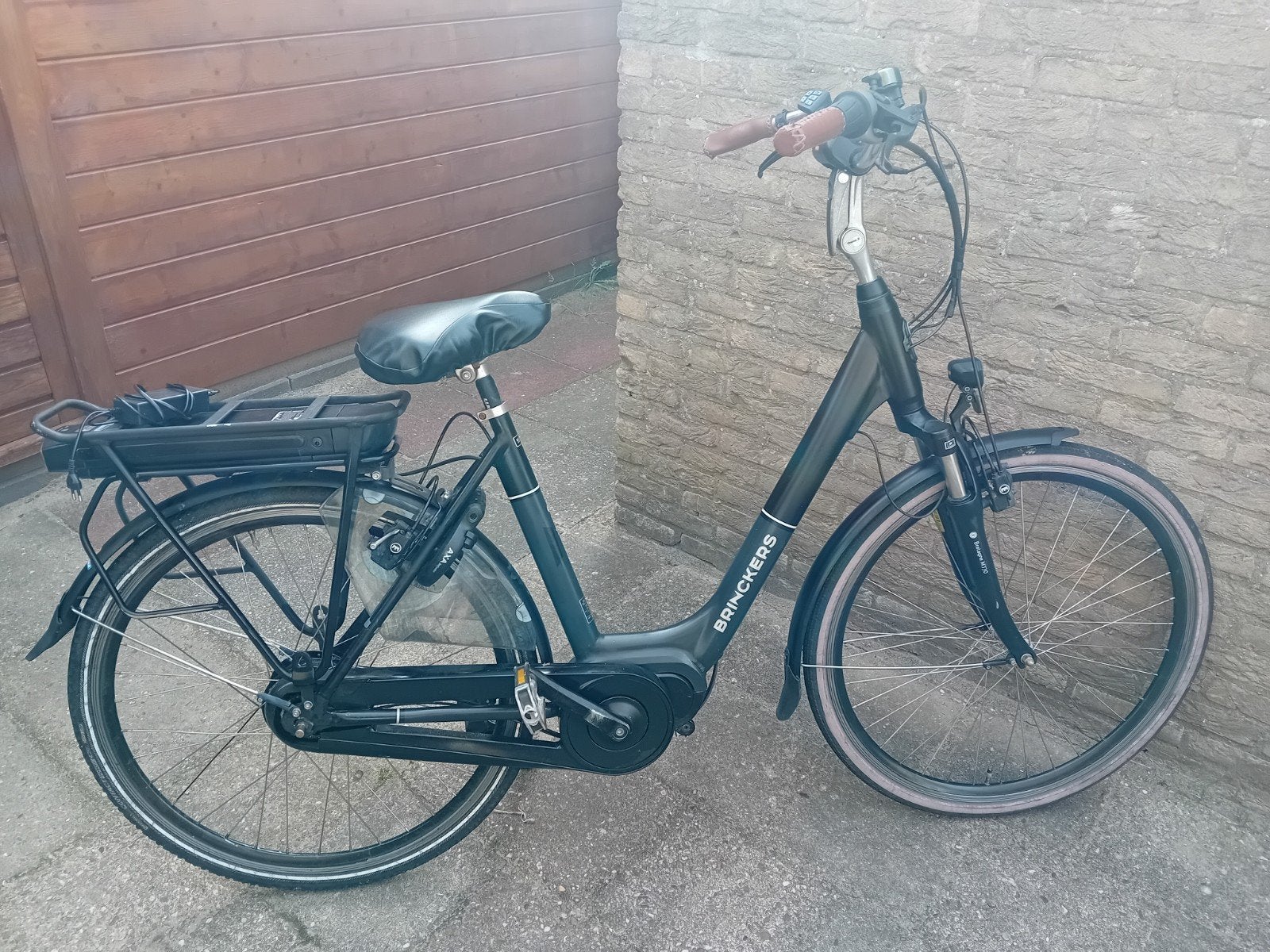 Brinckers electrische damesfiets met middenmotor, Ophalen
