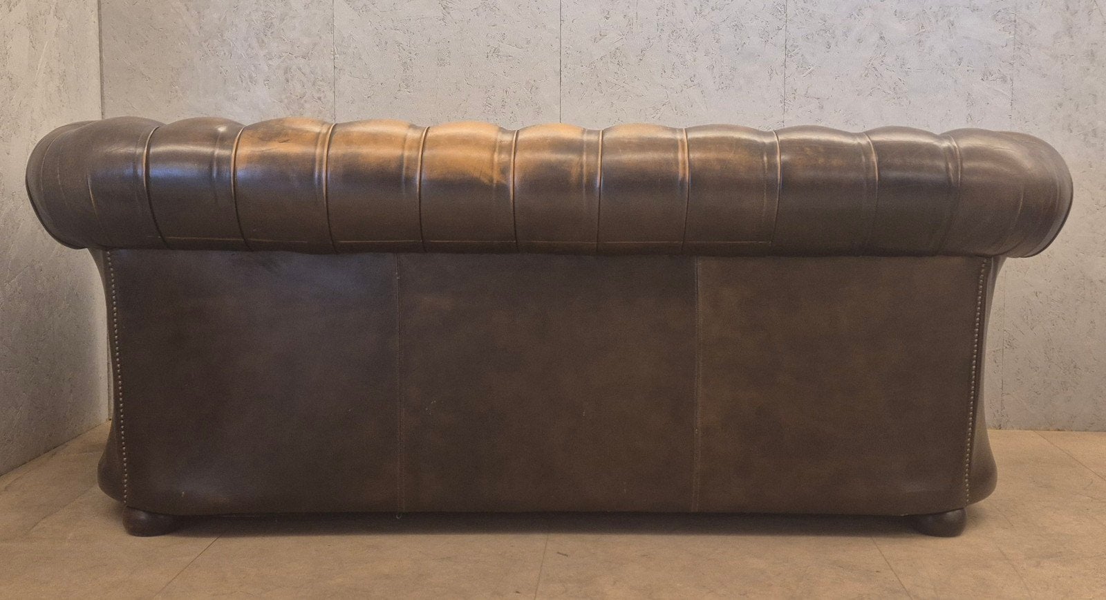 Originele Engelse Chesterfield 2-zitsbank van Salvale Design, Ophalen, Gebruikt, 125 cm of meer, Salvale Designs Ltd.