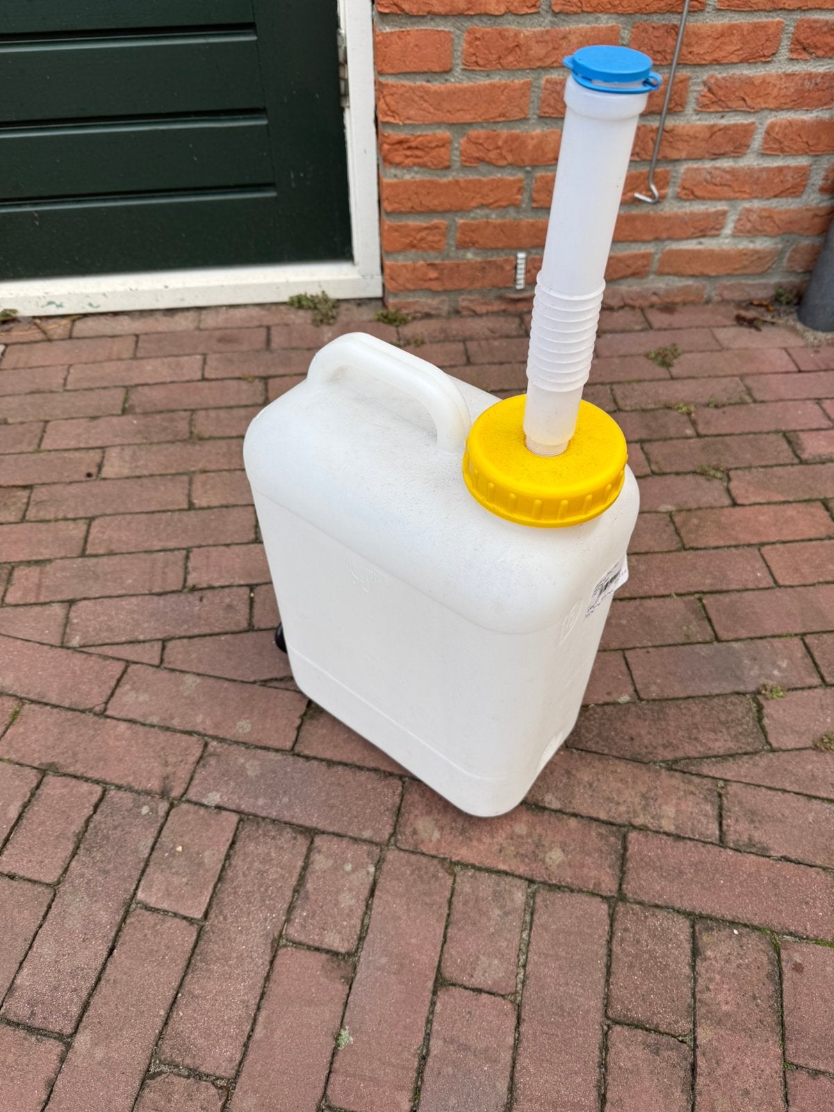 Watertank caravan of camper 16 liter, Caravans en Kamperen, Ophalen, Zo goed als nieuw