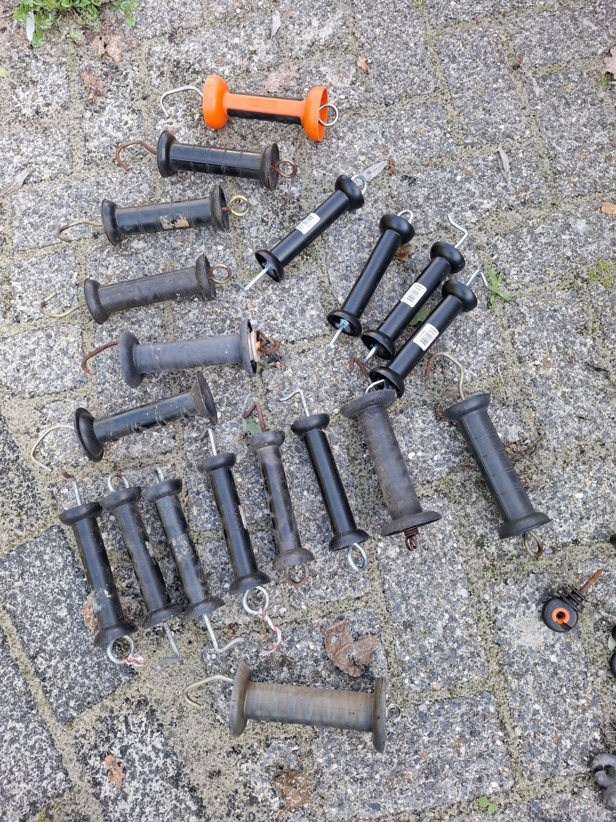 Diverse isolatoren en poortgrepen voor schrikdraad, Dieren en Toebehoren