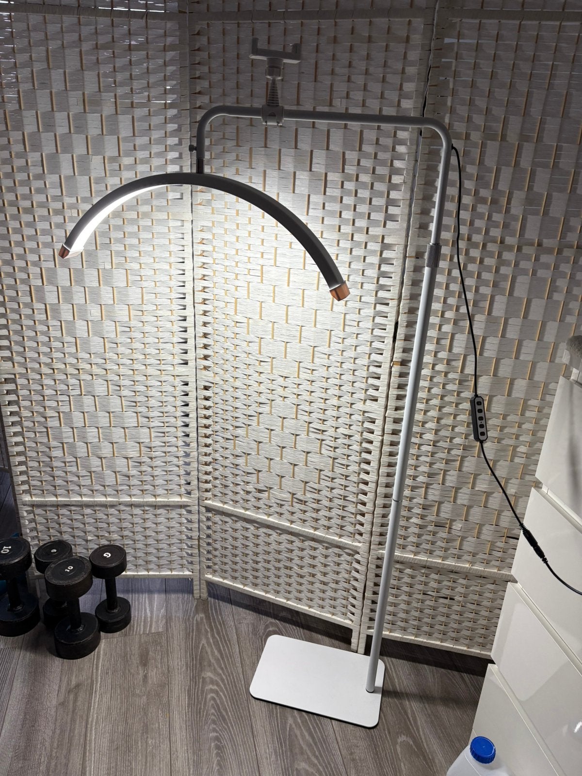 Beautysalon halve maan Lamp. Van metaal. Hoge kwaliteit lamp, Ophalen, Nieuw, Metaal, 100 tot 150 cm