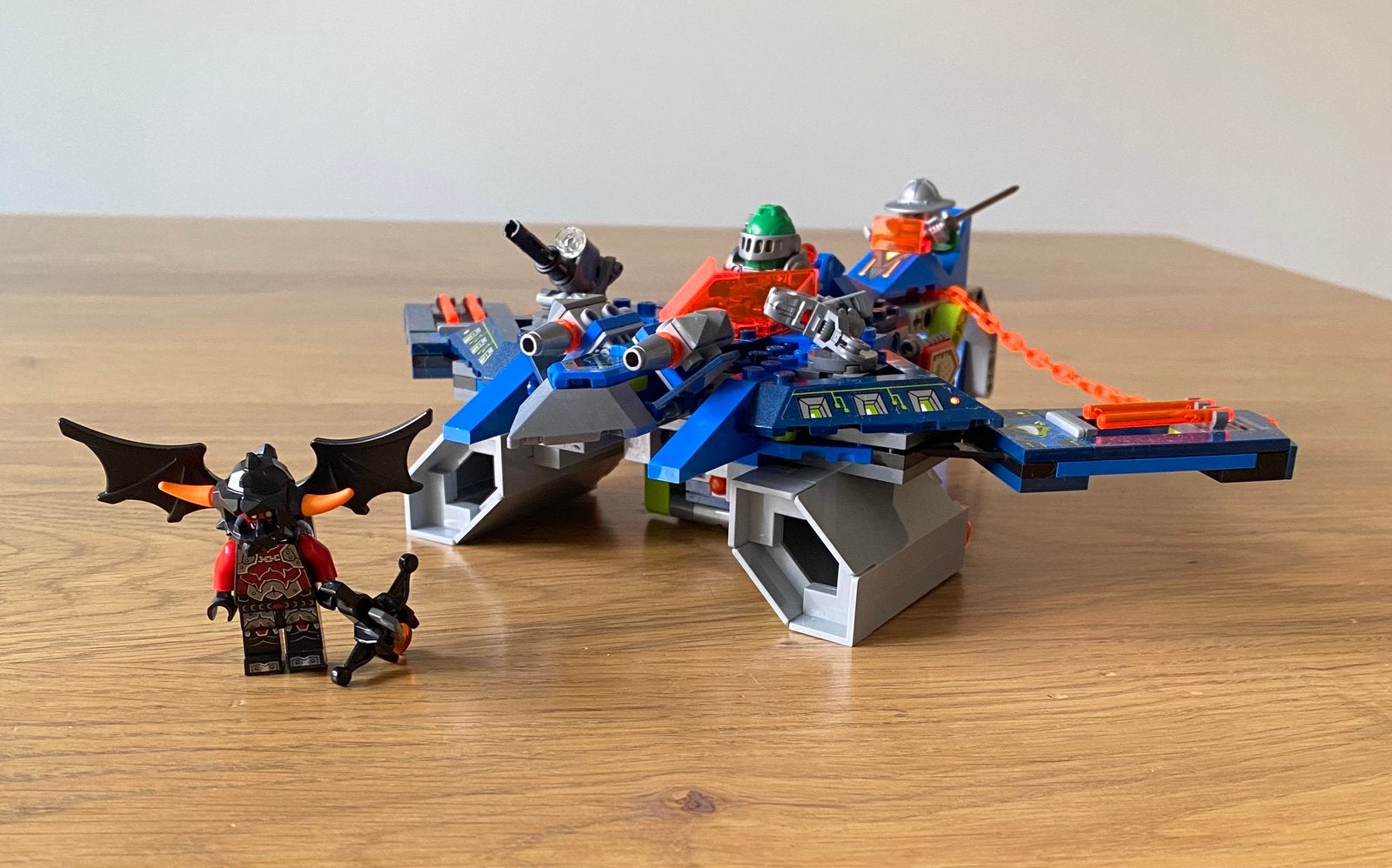 LEGO Nexo Knights Aaron Fox’s Aerojager V2 - 70320, Lego, Ophalen of Verzenden, Zo goed als nieuw, Complete set
