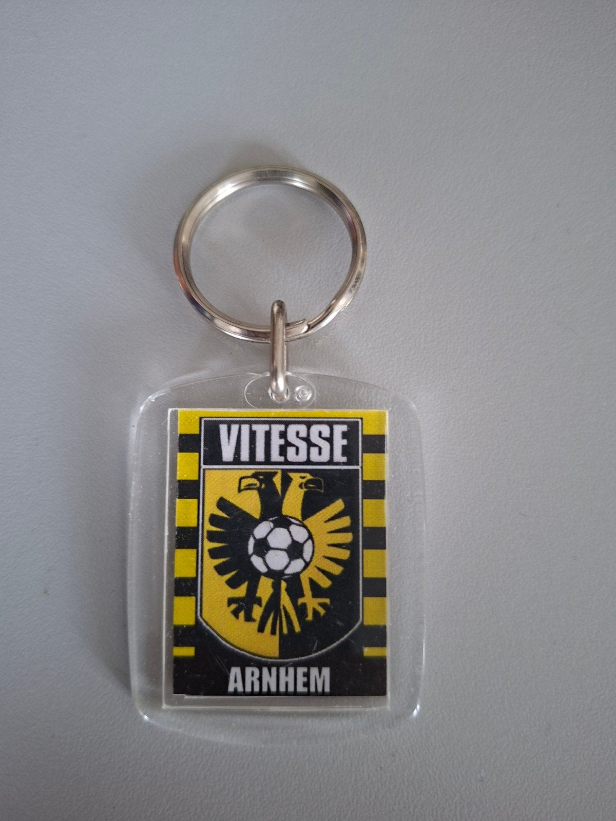 Vitesse Arnhem sleutelhanger, Ophalen of Verzenden, Nieuw, Sport