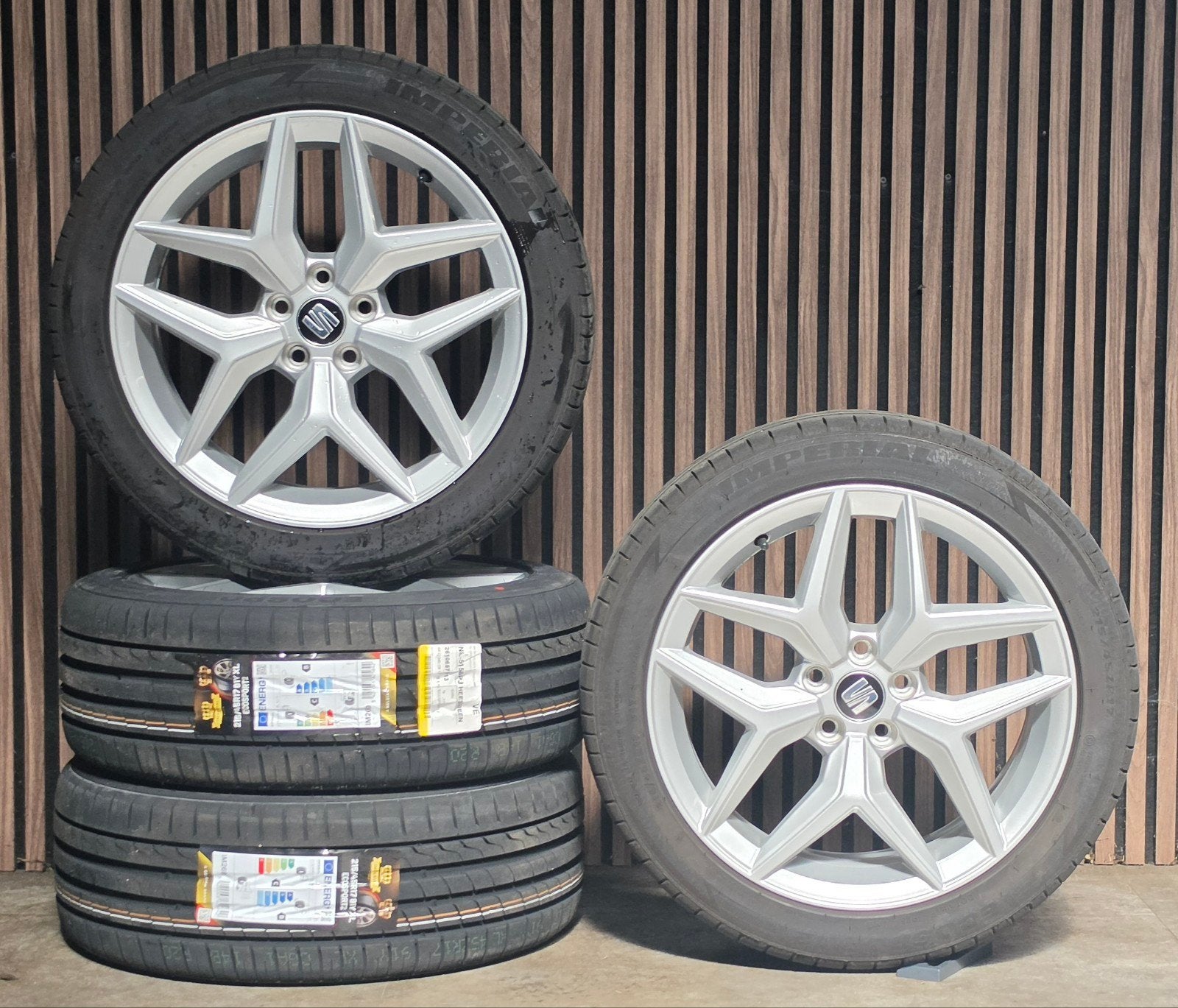 ZGAN 17" Orig SEAT Ibiza FR Velgen+GOEDE Banden 5x100 polo, Auto-onderdelen, 215 mm, Seat, Banden en Velgen, Nieuw