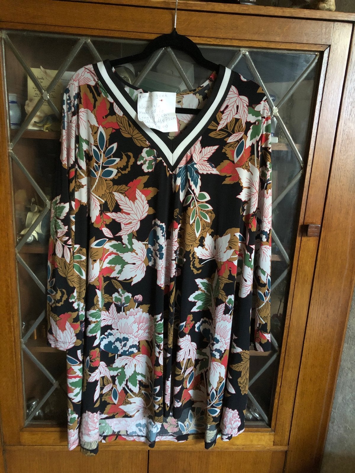 Maat 58/60 Tuniek met bloemenprint en V-hals, Kleding | Dames, Grote Maten, Ophalen of Verzenden, Zo goed als nieuw, Meerkleurig