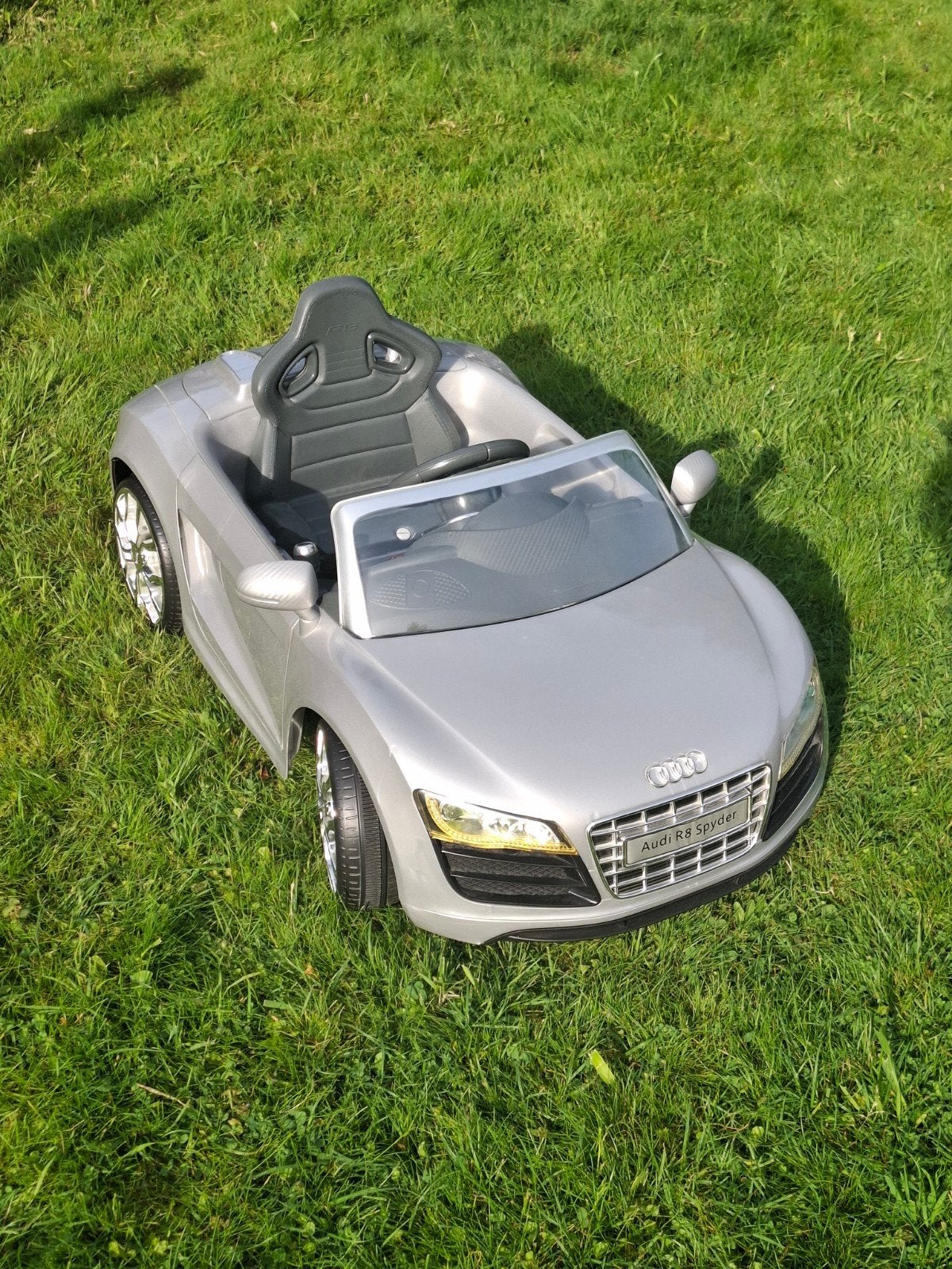 Audi R8 Spyder elektrische kinderauto - Nieuwe accu, Ophalen