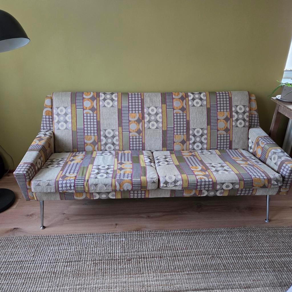 Te koop leuke en goede 2zits retrobank, Ophalen, 75 tot 100 cm, Zo goed als nieuw, Minder dan 150 cm